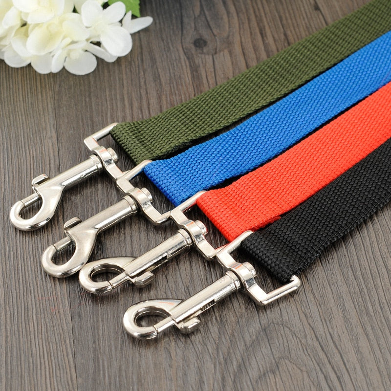 Pet seatbelt adjustable in various colours.